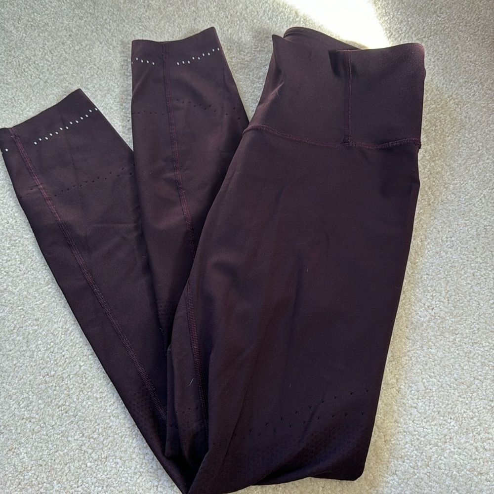Lululemon Athletica Purple Leggings Sleek Stretchy Design